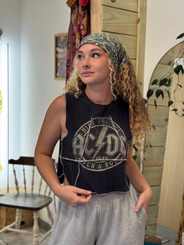 AC/DC - Overlock Cropped Music Muscle Tee