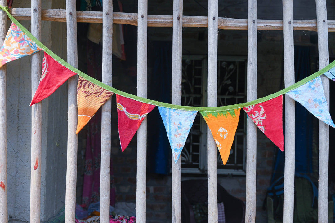 Saree Triangle Banner | Medium