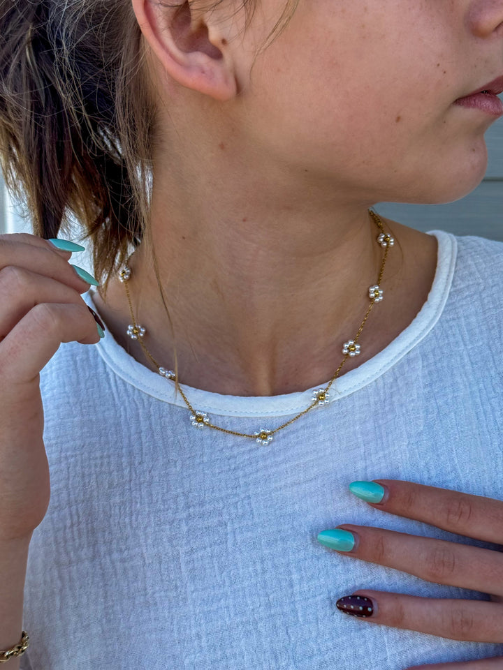 White Daisy - 18K Gold Plated, Waterproof Necklace