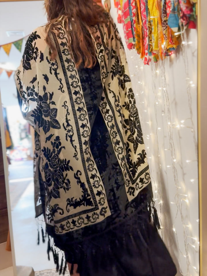 The Heart Swells - Velvet Mesh Tapestry Tassel Kimono 💎