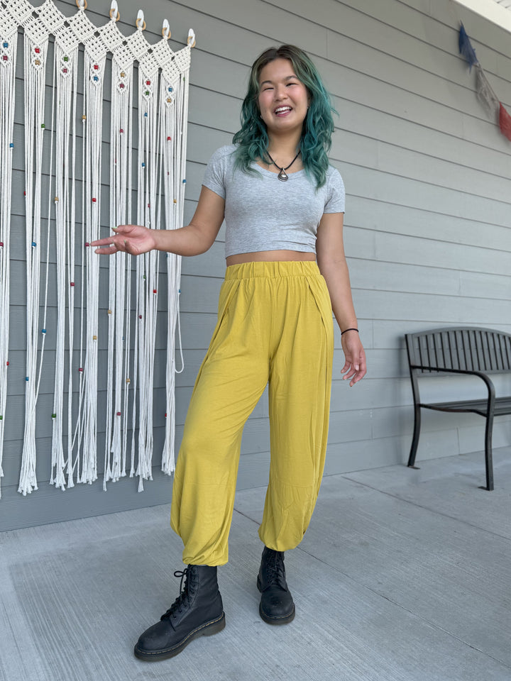 Dream Jeannie Slit Side Pants ✨