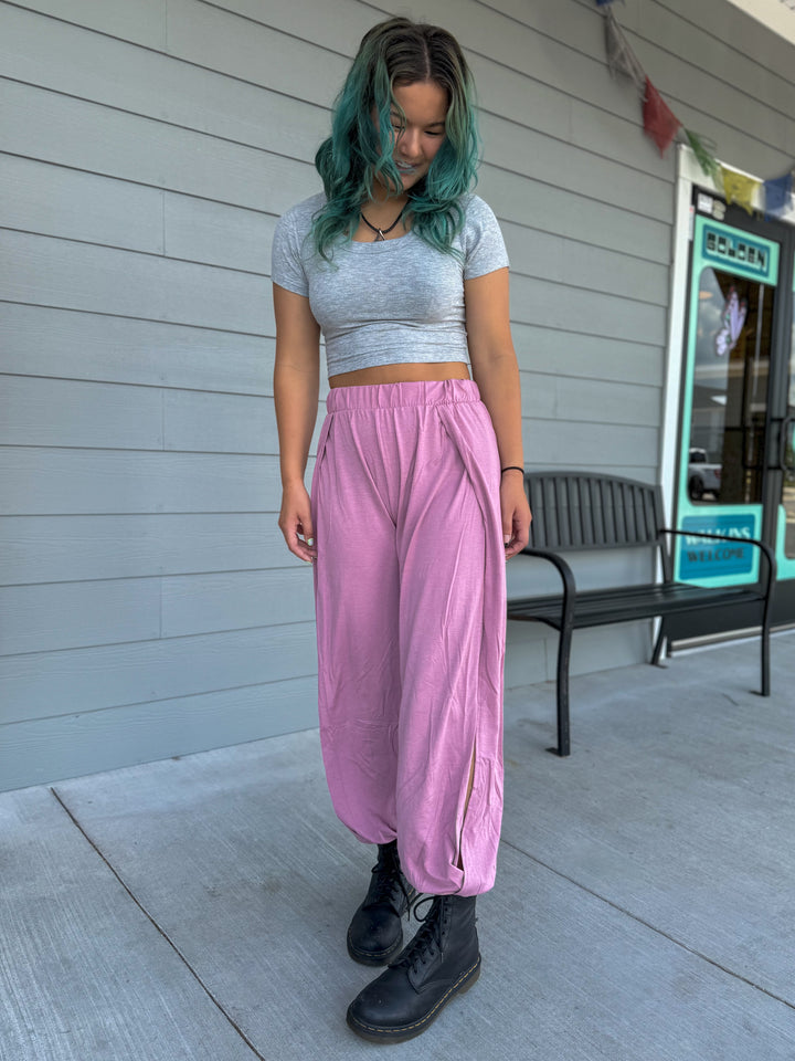 Dream Jeannie Slit Side Pants ✨