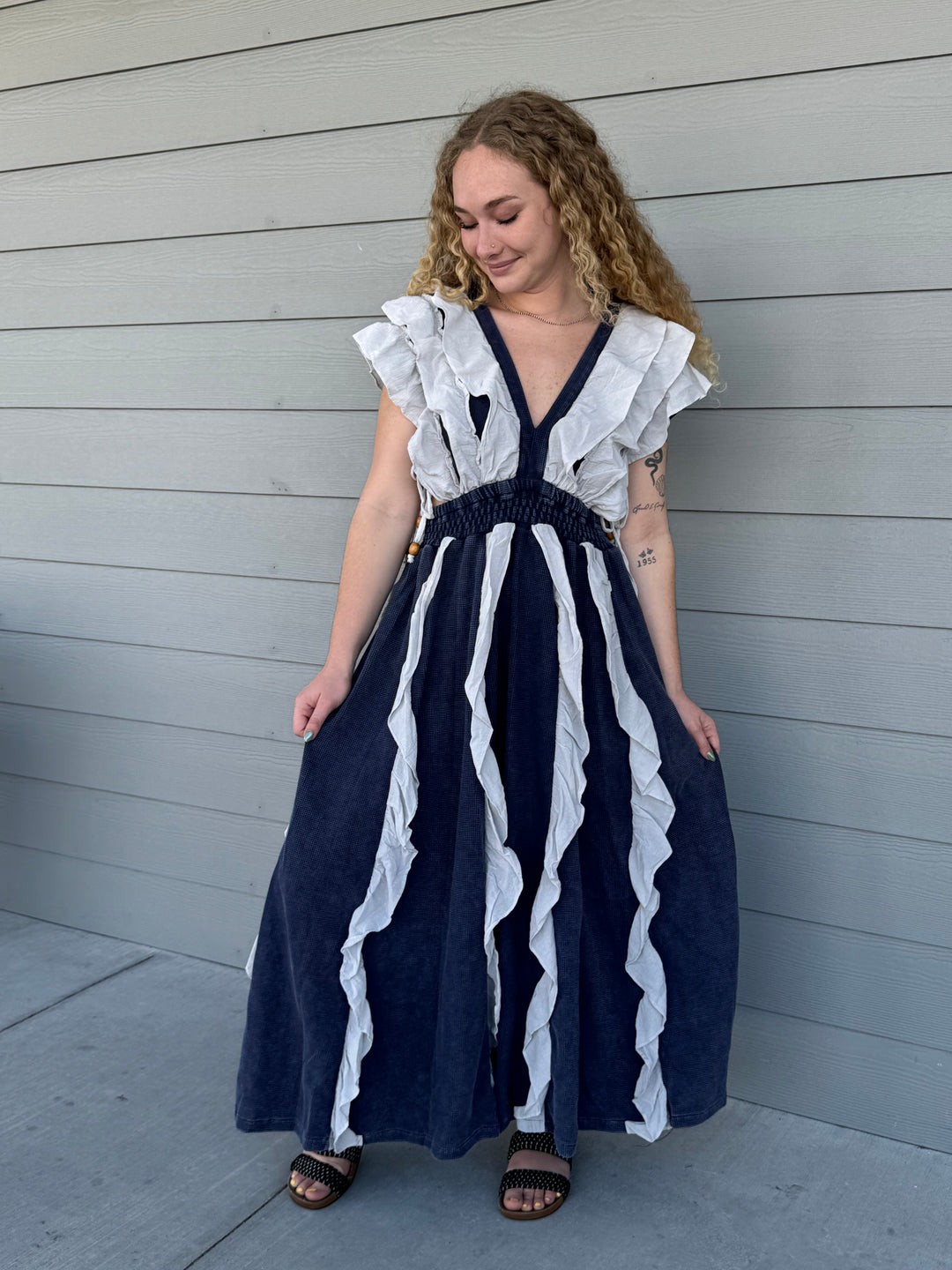 SOFT TIERED RUFFLE V-NECK MAXI DRESS