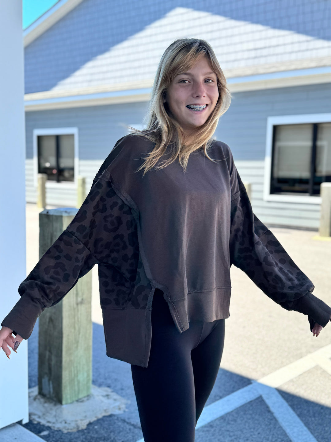 Cheetah Sleeved Sweatshirt in Chocolate