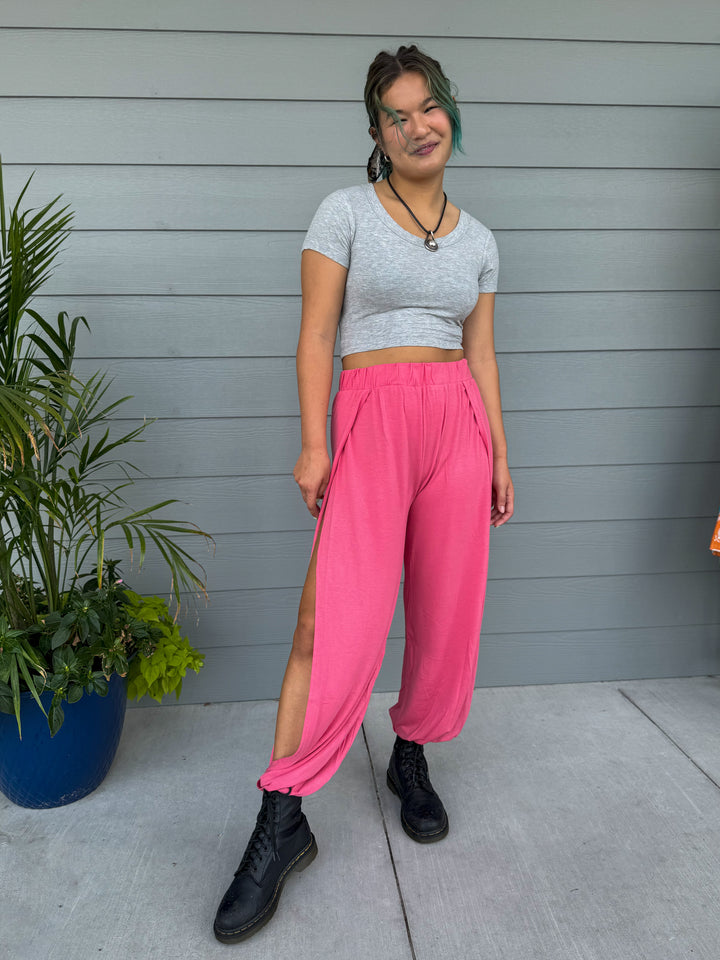 Dream Jeannie Slit Side Pants ✨