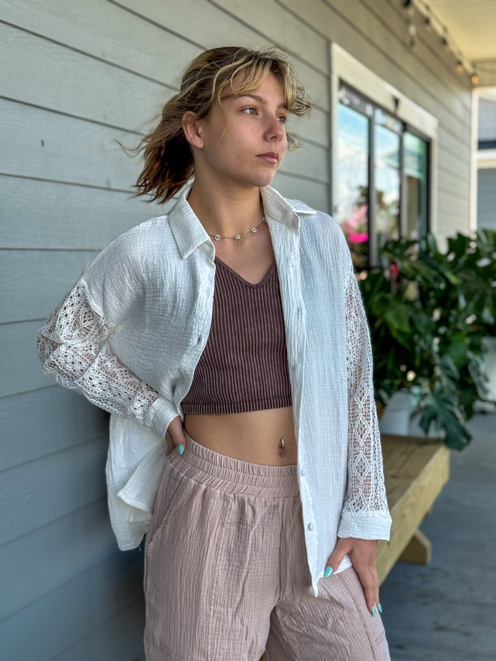 COTTON GAUZE BUTTON FRONT CROCHET SLEEVE TOP