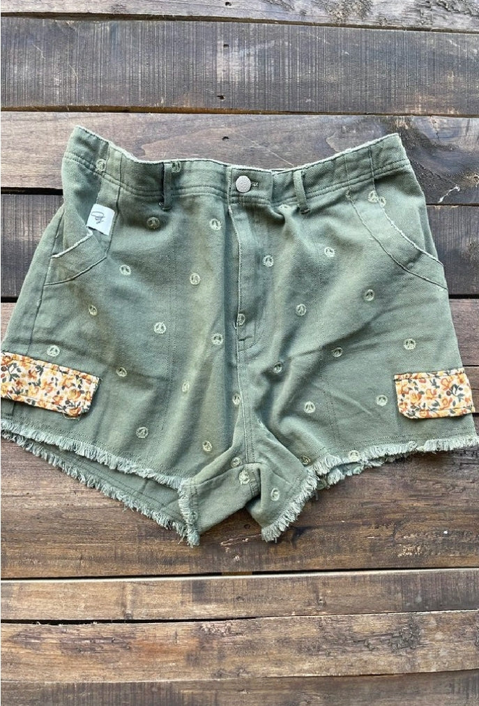 Peaceful Love Shorts - Jaded Gypsy