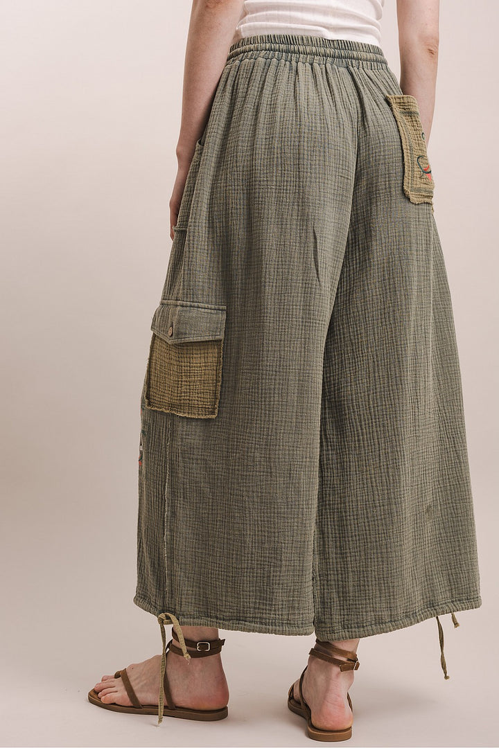 Flower Embroidery Elastic Waist Multi Pocket Pants