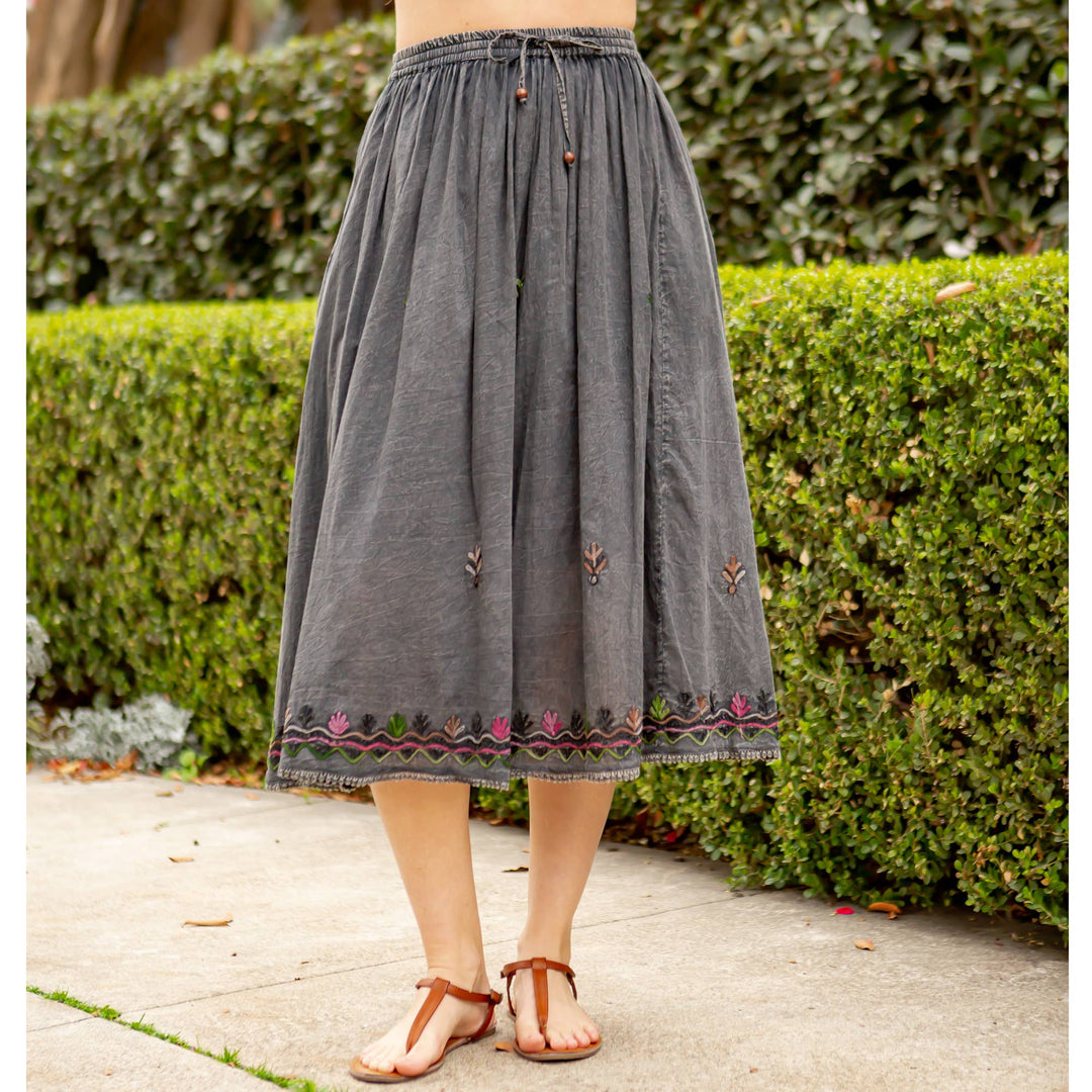 Mid Length Western Skirt Crinkled, Lined With Two Pockets