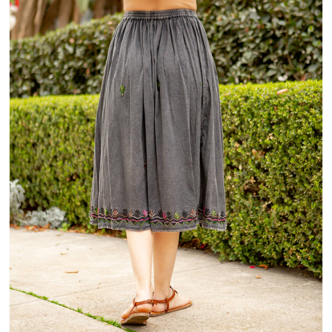 Mid Length Western Skirt Crinkled, Lined With Two Pockets